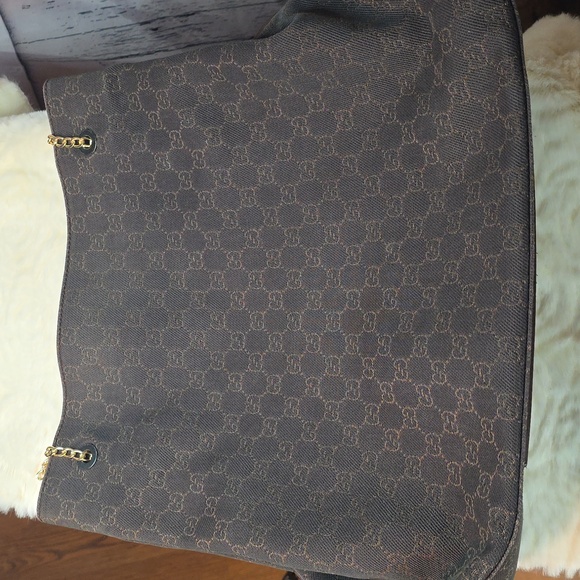 Gucci Brown Shoulder Bag with Gold Chain - Picture 9 of 13